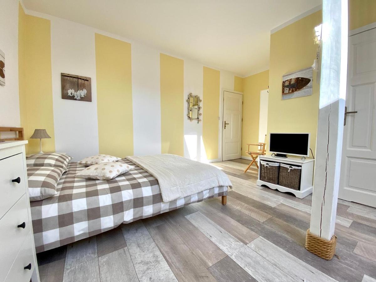 Szary Domek Apartamenty Ustka Ngoại thất bức ảnh